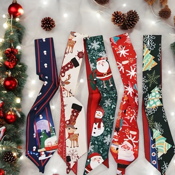 5 Piece Satin Style Christmas Selection‎ Twillies